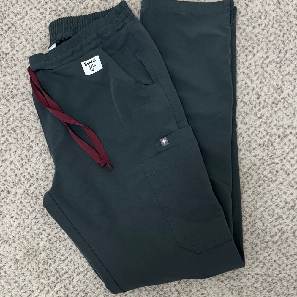 Figs scrubs Yola Bonsai green color small